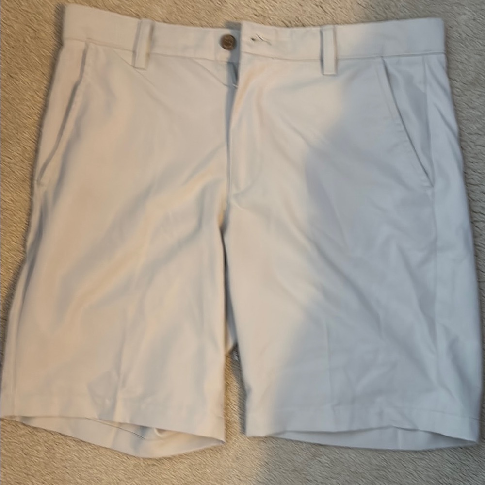 Men's Flat Front Shorts in Cream